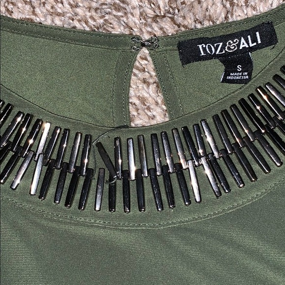 Olive green work top - Picture 5 of 6